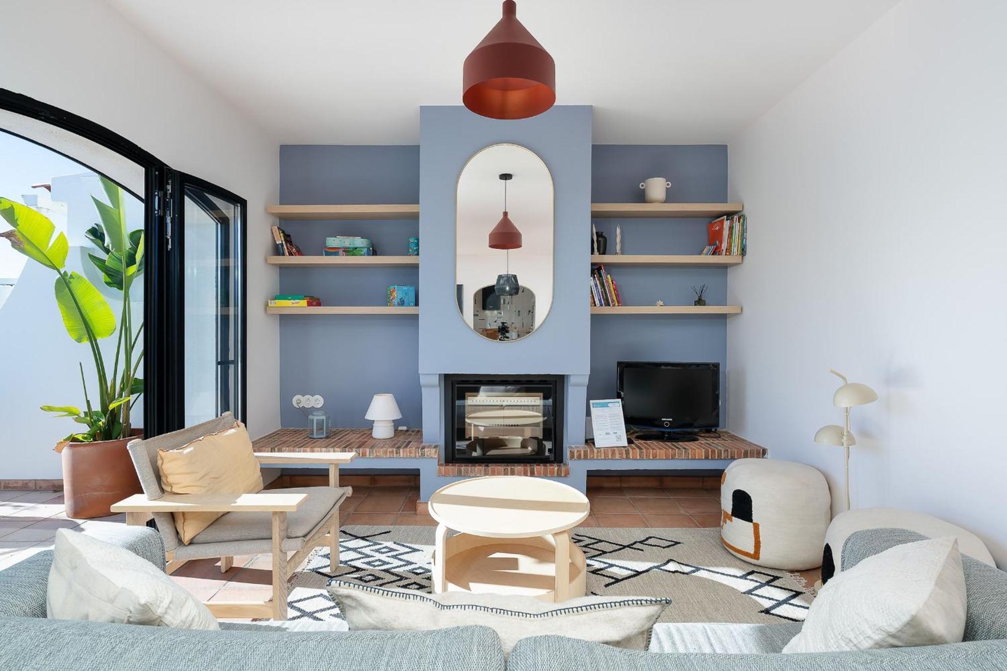 Ramalhete W/ 3 Bdr & Balcony By Lovelystay